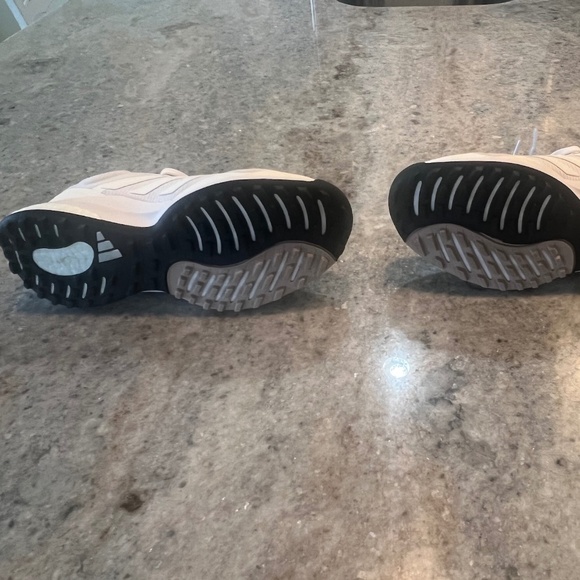 Adidas ZOYSIA SPIKELESS GOLF SHOES, Womens Size 7 (US) - Picture 5 of 10